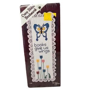 Vintage The New Berlin Co Cross Stitch Bookmark Kit “Books give us wings” 2189